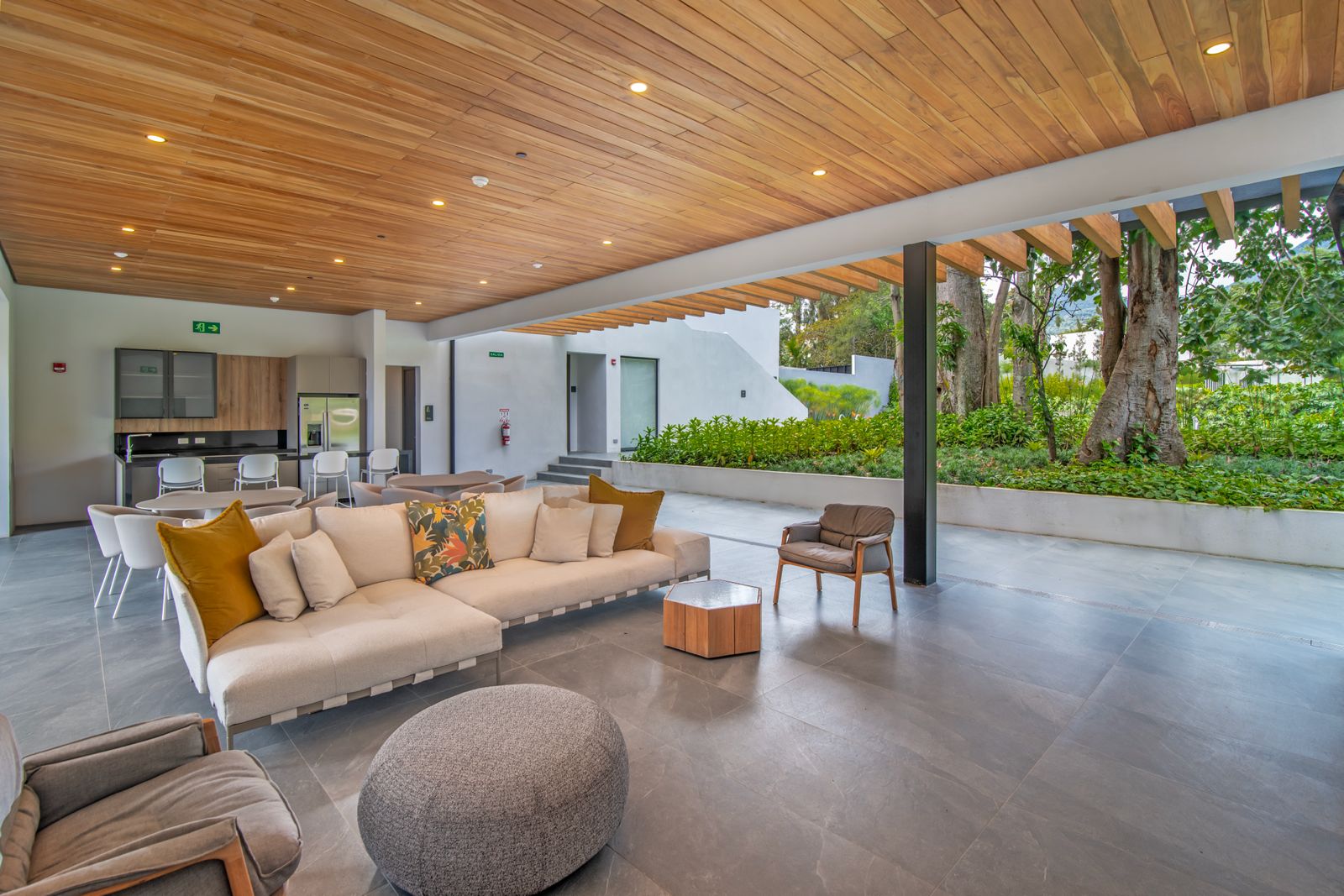 f6755c72-0626-4026-99d0-1d9b17c07a7e